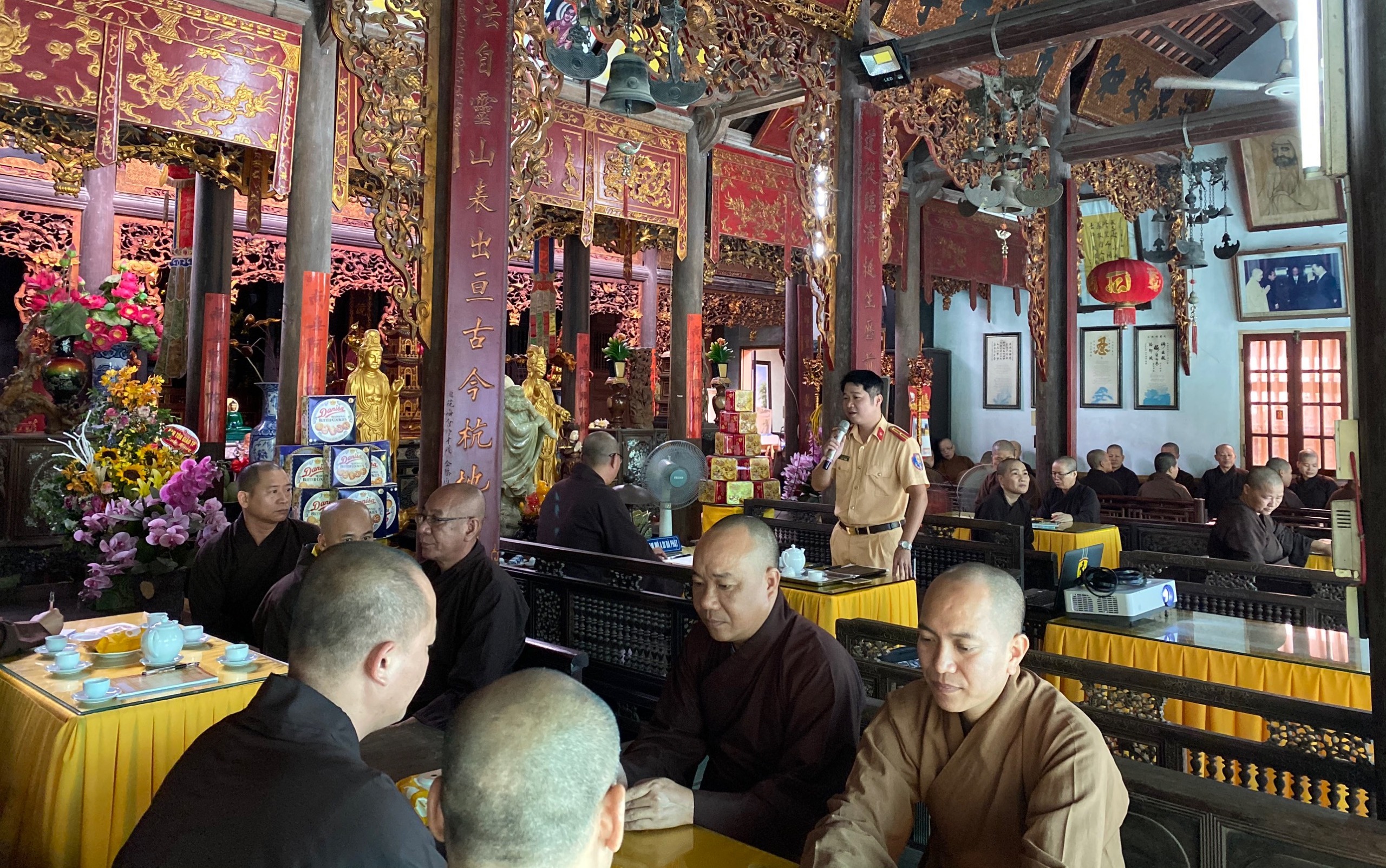 Tuyên truyền phổ biến pháp luật  về trật tự an toàn giao thông tại Chùa Phúc Lâm Dư Hàng,  Chùa Phúc Thắng - Hải Phòng